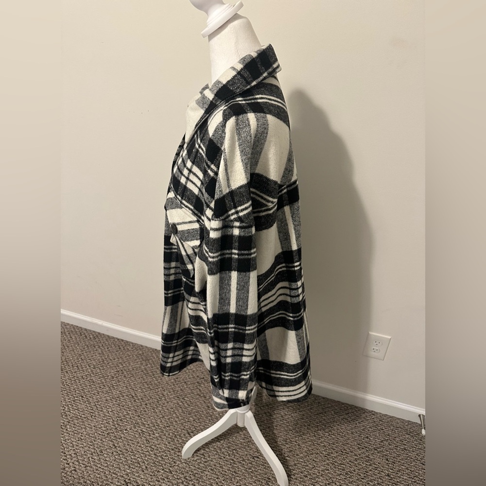 Black Tape Black and White Plaid Shacket Size 2X - Picture 2 of 6